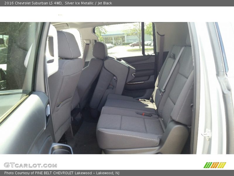 Silver Ice Metallic / Jet Black 2016 Chevrolet Suburban LS 4WD