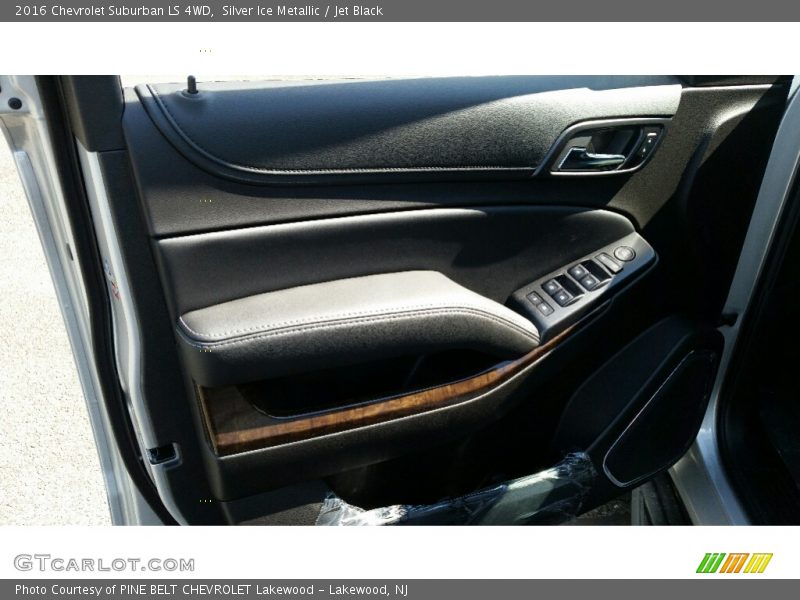 Silver Ice Metallic / Jet Black 2016 Chevrolet Suburban LS 4WD