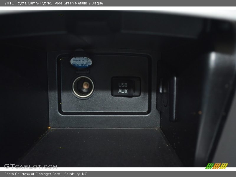 Aloe Green Metallic / Bisque 2011 Toyota Camry Hybrid