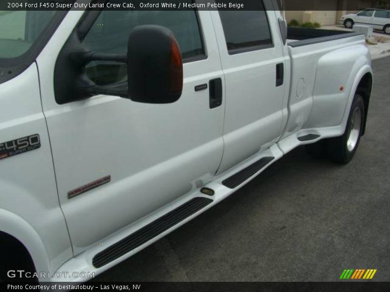 Oxford White / Medium Pebble Beige 2004 Ford F450 Super Duty Lariat Crew Cab