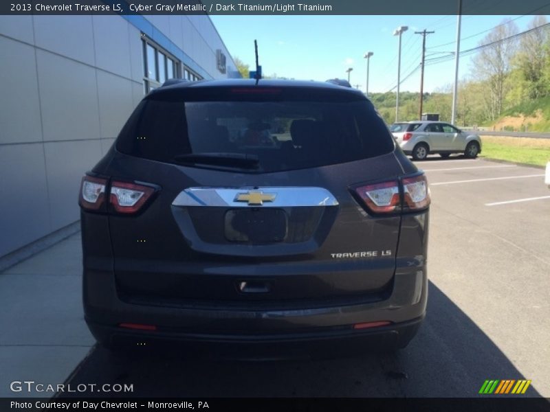 Cyber Gray Metallic / Dark Titanium/Light Titanium 2013 Chevrolet Traverse LS