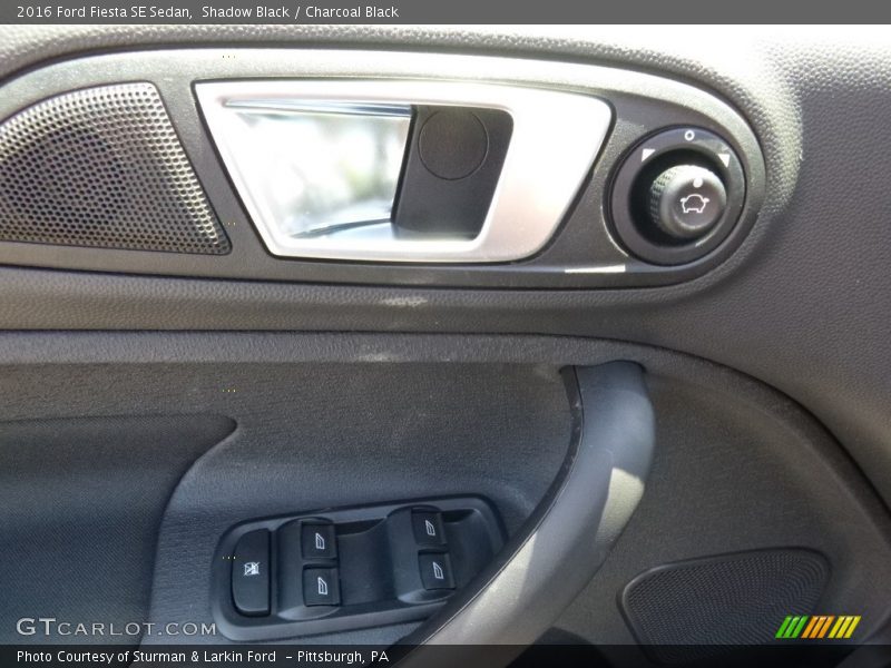 Shadow Black / Charcoal Black 2016 Ford Fiesta SE Sedan