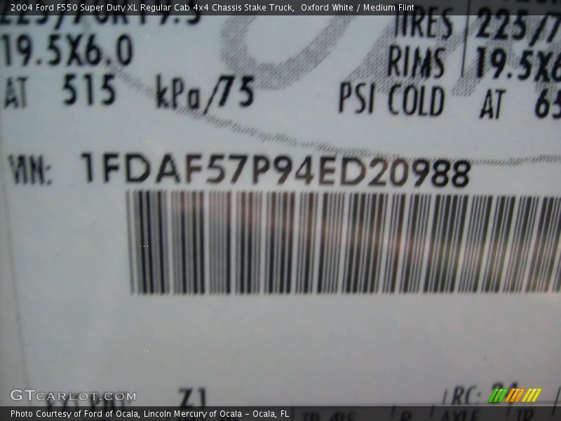 Oxford White / Medium Flint 2004 Ford F550 Super Duty XL Regular Cab 4x4 Chassis Stake Truck