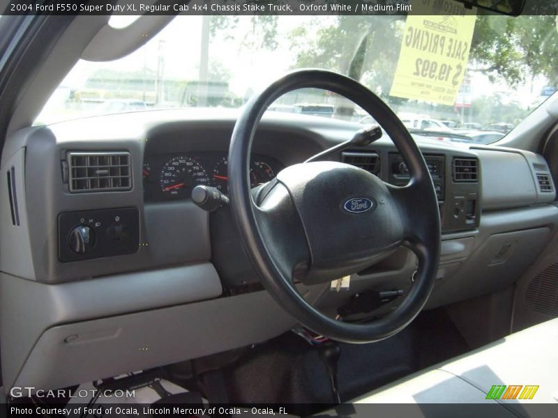 Oxford White / Medium Flint 2004 Ford F550 Super Duty XL Regular Cab 4x4 Chassis Stake Truck
