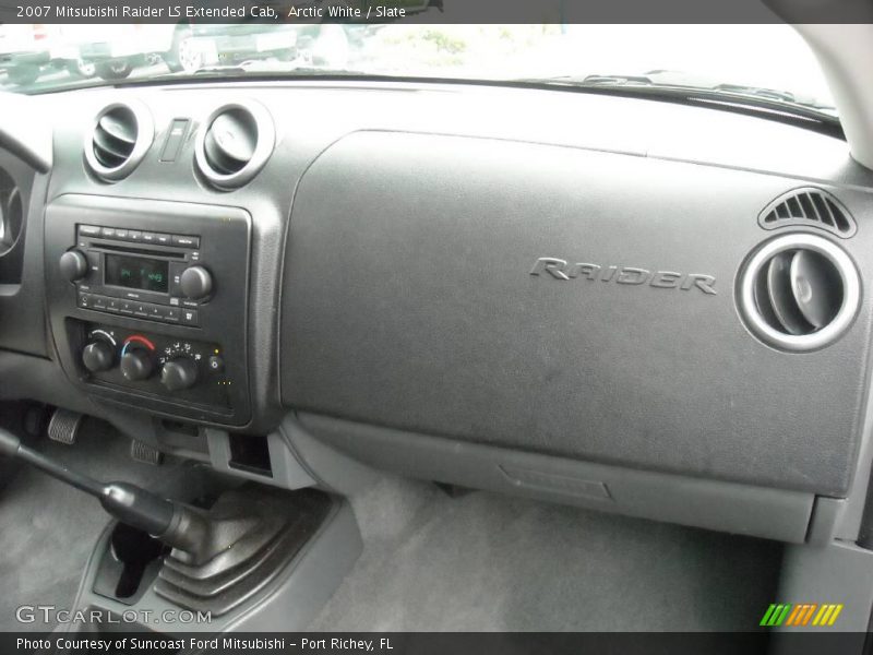 Arctic White / Slate 2007 Mitsubishi Raider LS Extended Cab