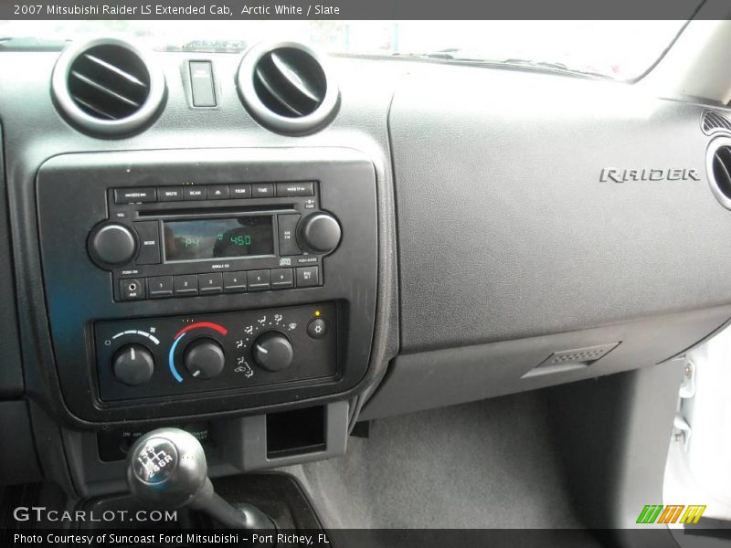Arctic White / Slate 2007 Mitsubishi Raider LS Extended Cab