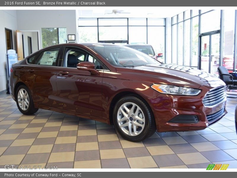 Bronze Fire Metallic / Charcoal Black 2016 Ford Fusion SE