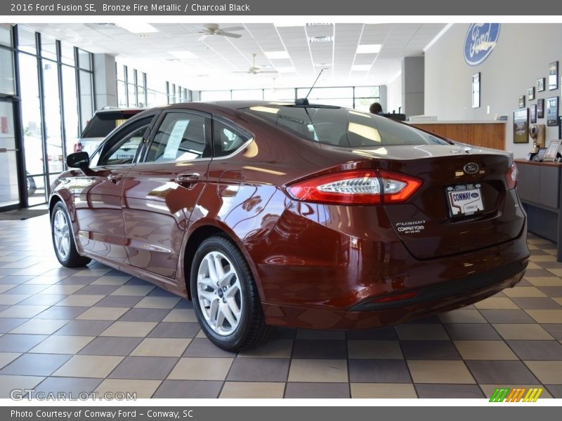 Bronze Fire Metallic / Charcoal Black 2016 Ford Fusion SE