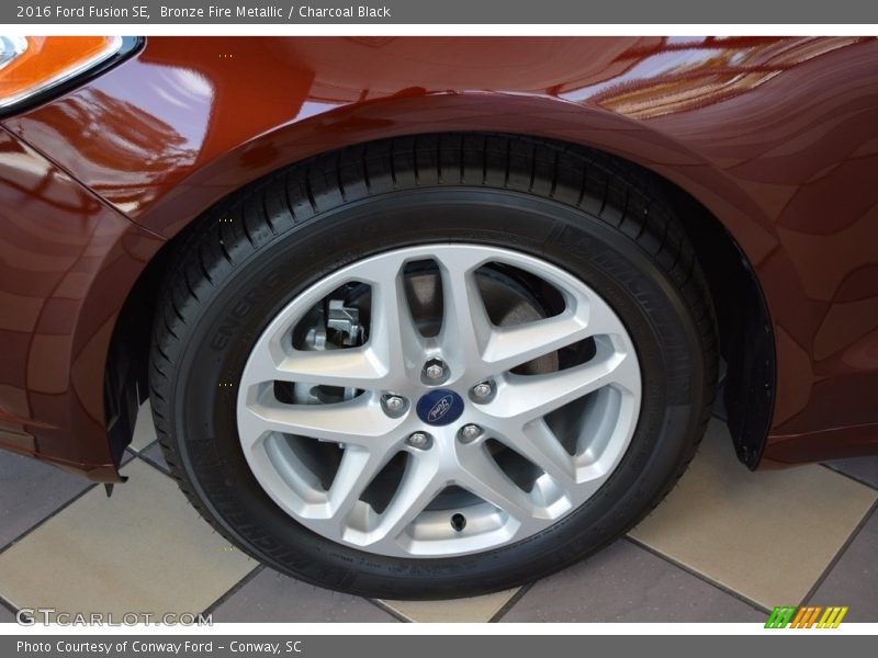 Bronze Fire Metallic / Charcoal Black 2016 Ford Fusion SE