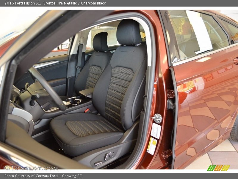 Bronze Fire Metallic / Charcoal Black 2016 Ford Fusion SE