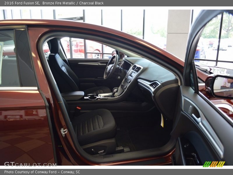 Bronze Fire Metallic / Charcoal Black 2016 Ford Fusion SE