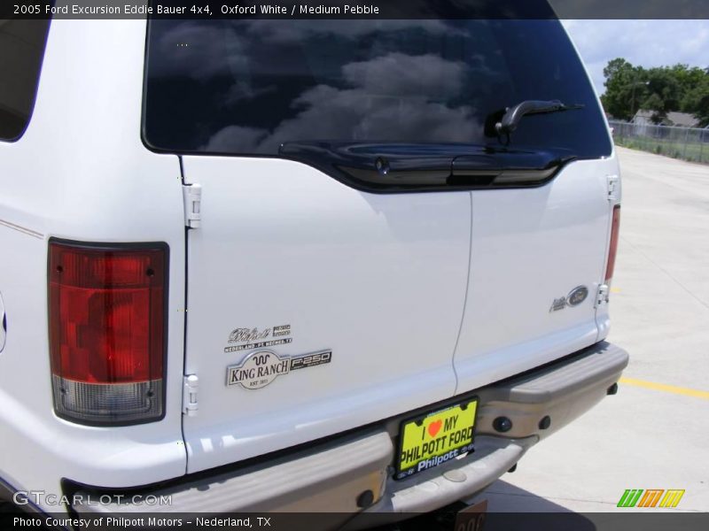 Oxford White / Medium Pebble 2005 Ford Excursion Eddie Bauer 4x4