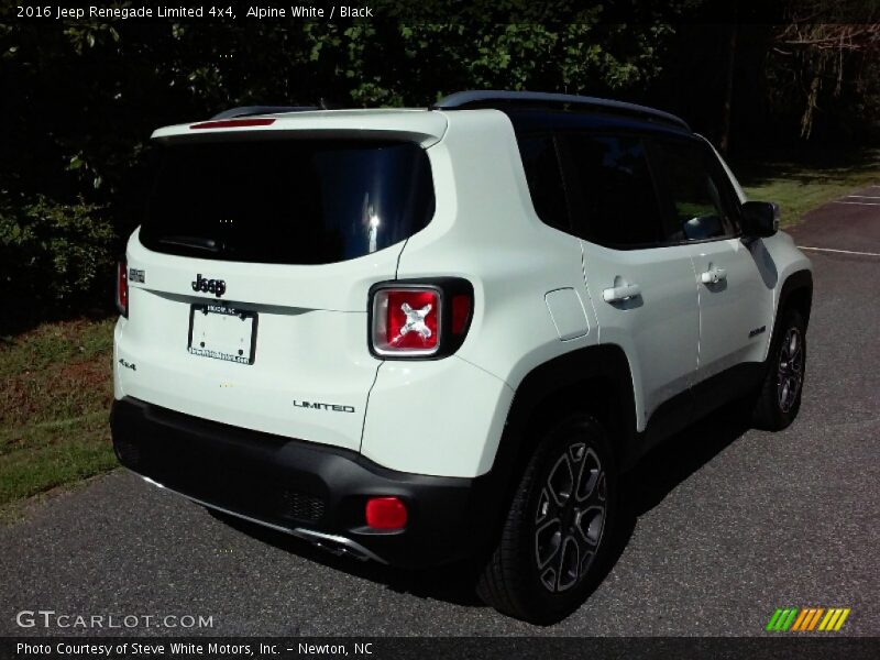 Alpine White / Black 2016 Jeep Renegade Limited 4x4