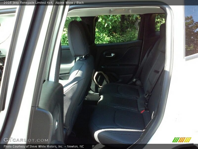 Alpine White / Black 2016 Jeep Renegade Limited 4x4