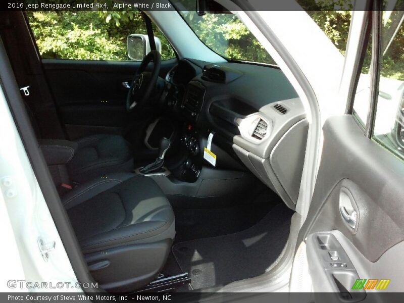 Alpine White / Black 2016 Jeep Renegade Limited 4x4