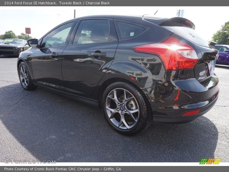 Tuxedo Black / Charcoal Black 2014 Ford Focus SE Hatchback