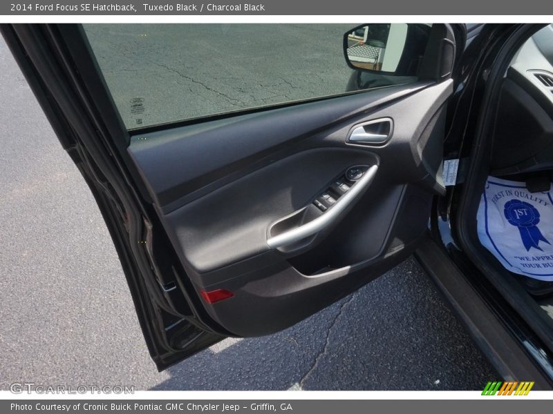 Tuxedo Black / Charcoal Black 2014 Ford Focus SE Hatchback