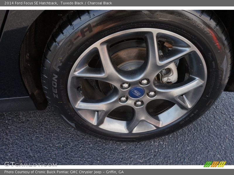 Tuxedo Black / Charcoal Black 2014 Ford Focus SE Hatchback