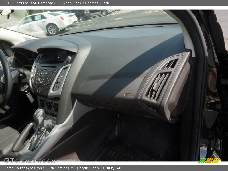 Tuxedo Black / Charcoal Black 2014 Ford Focus SE Hatchback