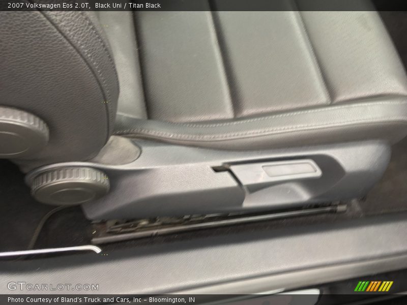 Black Uni / Titan Black 2007 Volkswagen Eos 2.0T