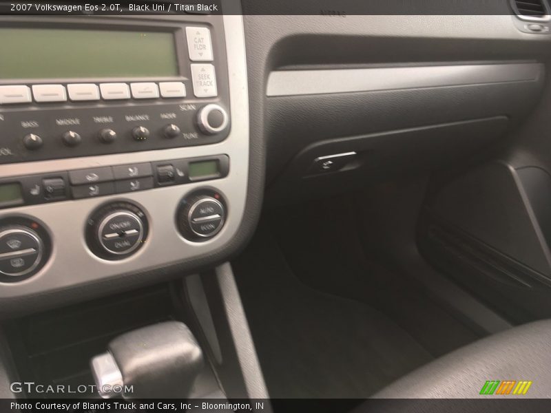 Black Uni / Titan Black 2007 Volkswagen Eos 2.0T