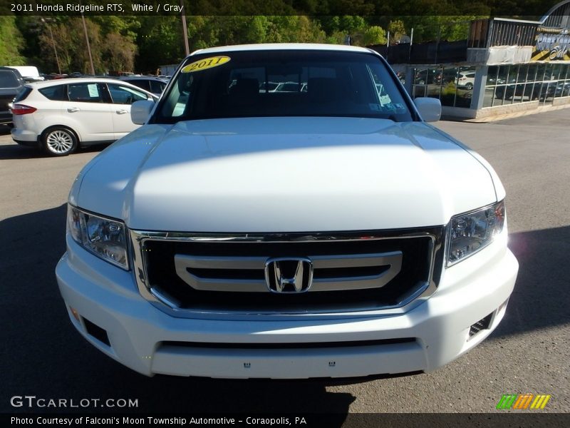 White / Gray 2011 Honda Ridgeline RTS