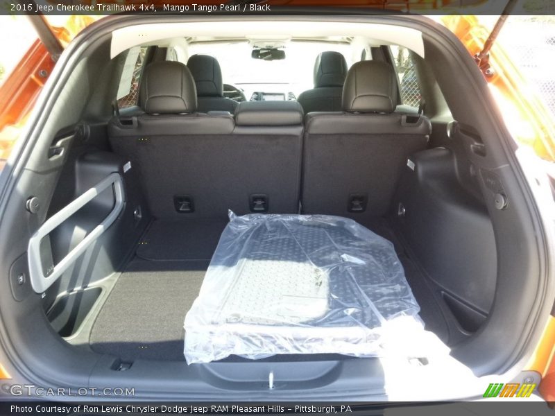 Mango Tango Pearl / Black 2016 Jeep Cherokee Trailhawk 4x4