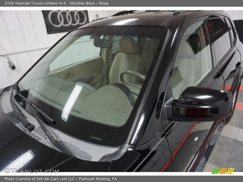 Obsidian Black / Beige 2006 Hyundai Tucson Limited 4x4
