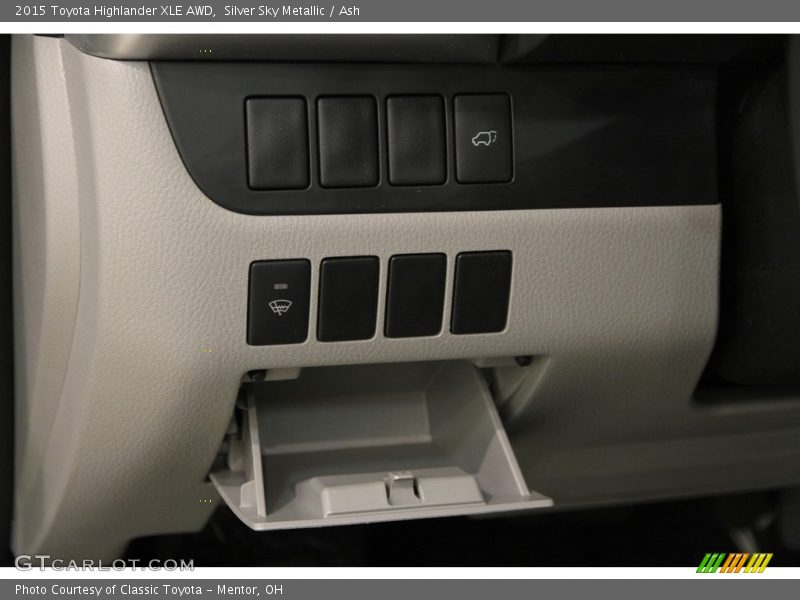 Silver Sky Metallic / Ash 2015 Toyota Highlander XLE AWD