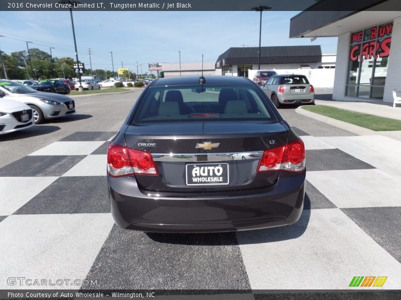 Tungsten Metallic / Jet Black 2016 Chevrolet Cruze Limited LT