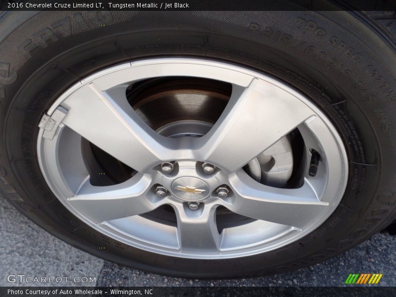 Tungsten Metallic / Jet Black 2016 Chevrolet Cruze Limited LT