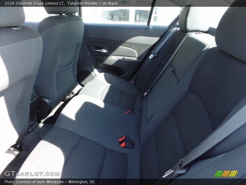Tungsten Metallic / Jet Black 2016 Chevrolet Cruze Limited LT