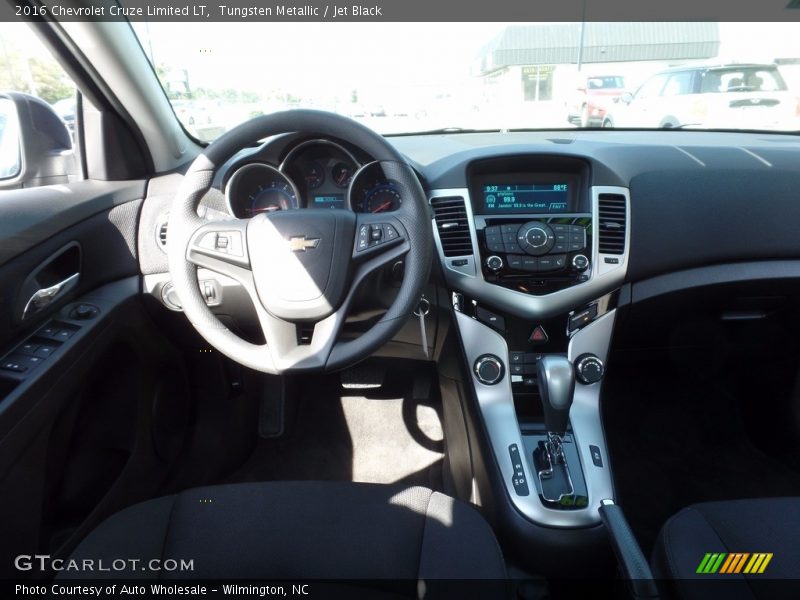 Tungsten Metallic / Jet Black 2016 Chevrolet Cruze Limited LT