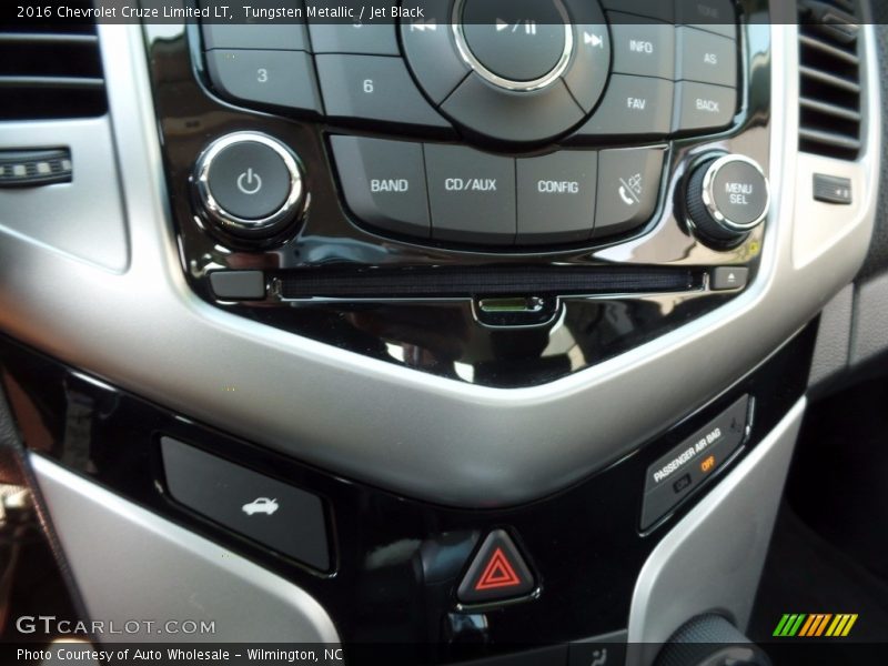 Tungsten Metallic / Jet Black 2016 Chevrolet Cruze Limited LT