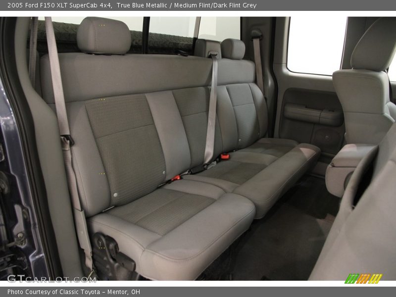 True Blue Metallic / Medium Flint/Dark Flint Grey 2005 Ford F150 XLT SuperCab 4x4