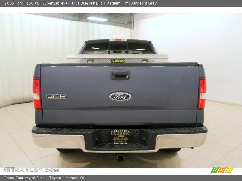 True Blue Metallic / Medium Flint/Dark Flint Grey 2005 Ford F150 XLT SuperCab 4x4