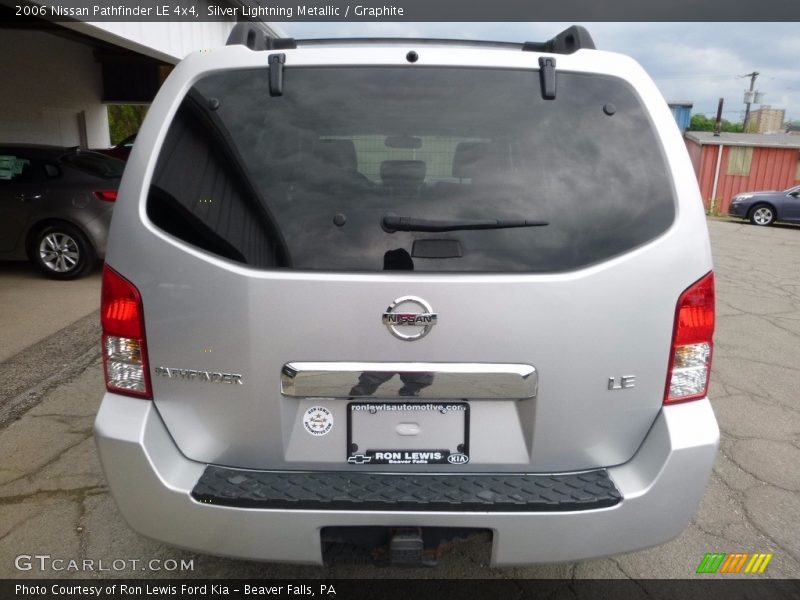 Silver Lightning Metallic / Graphite 2006 Nissan Pathfinder LE 4x4