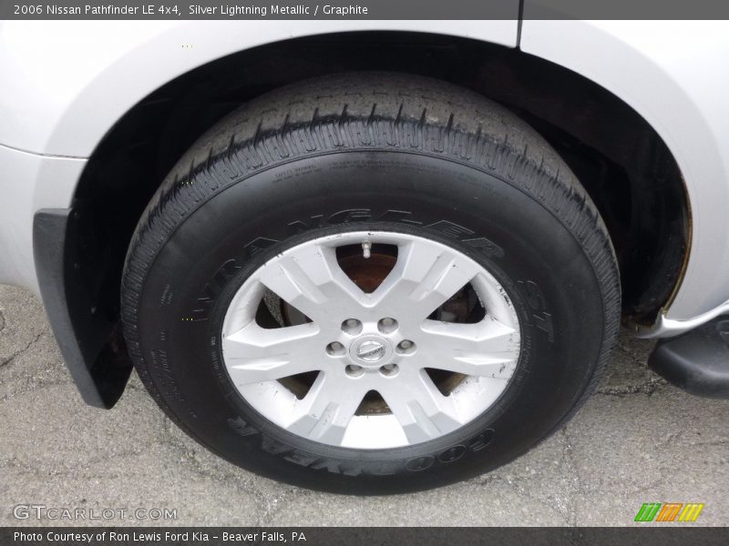 Silver Lightning Metallic / Graphite 2006 Nissan Pathfinder LE 4x4