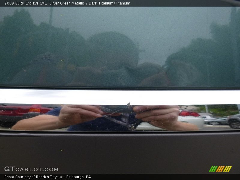 Silver Green Metallic / Dark Titanium/Titanium 2009 Buick Enclave CXL