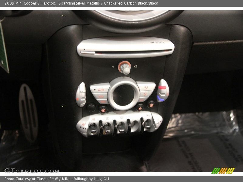 Sparkling Silver Metallic / Checkered Carbon Black/Black 2009 Mini Cooper S Hardtop