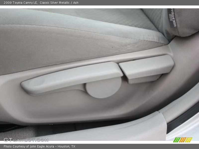 Classic Silver Metallic / Ash 2009 Toyota Camry LE