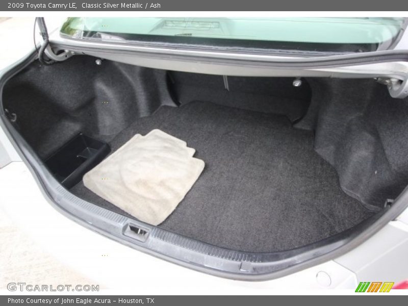 Classic Silver Metallic / Ash 2009 Toyota Camry LE