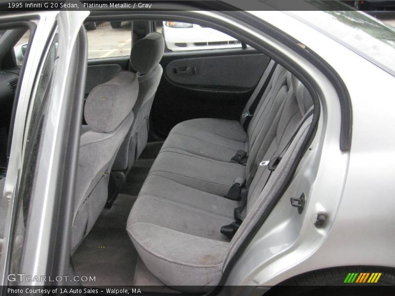 Platinum Metallic / Gray 1995 Infiniti G 20 Sedan