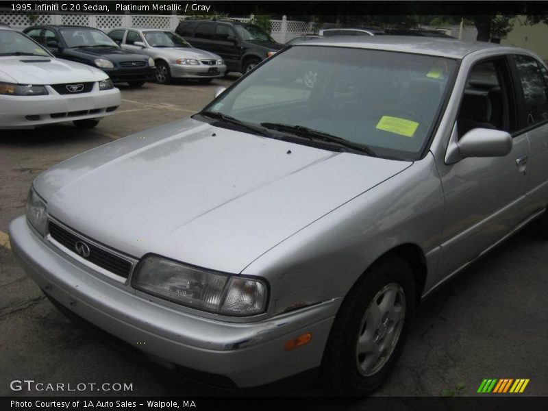 Platinum Metallic / Gray 1995 Infiniti G 20 Sedan