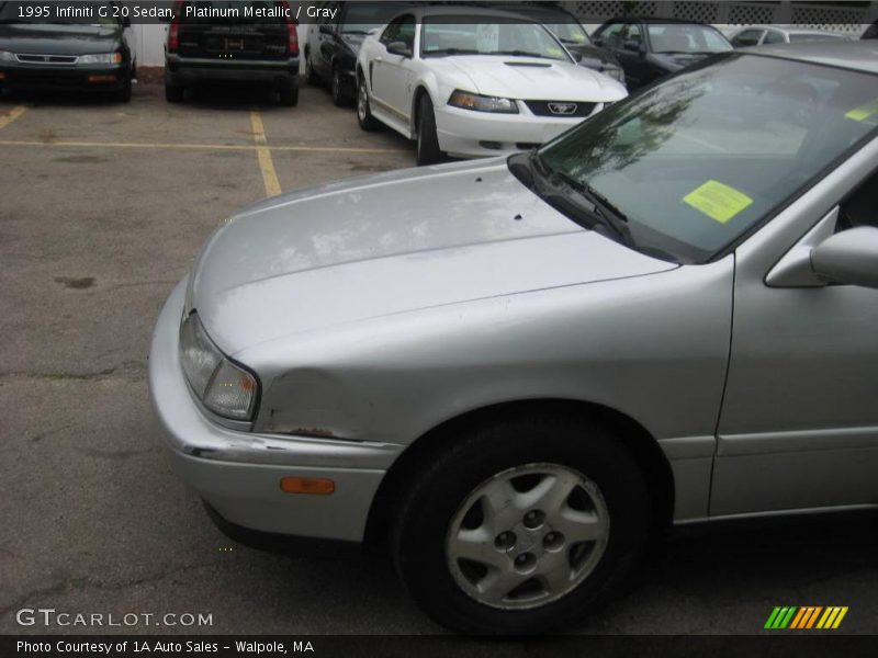 Platinum Metallic / Gray 1995 Infiniti G 20 Sedan