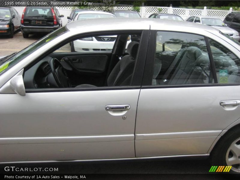 Platinum Metallic / Gray 1995 Infiniti G 20 Sedan
