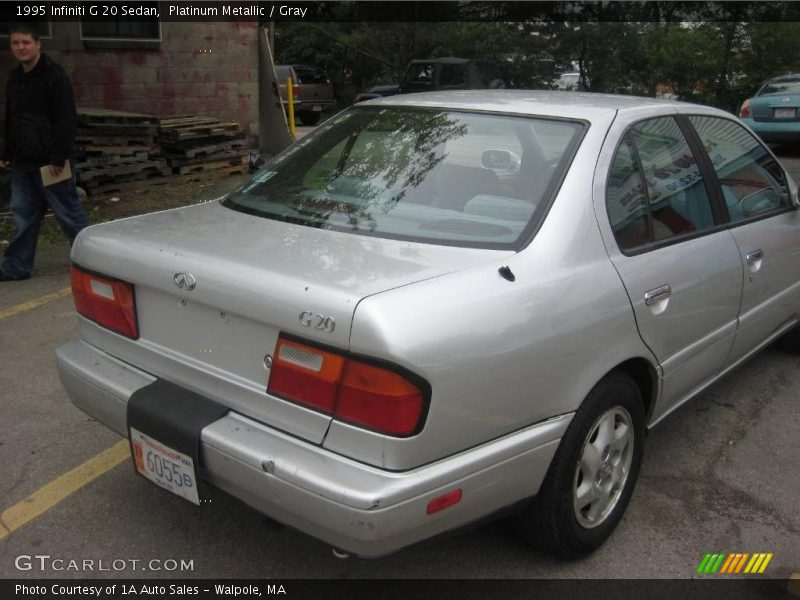 Platinum Metallic / Gray 1995 Infiniti G 20 Sedan