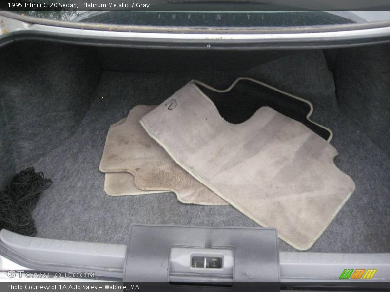 Platinum Metallic / Gray 1995 Infiniti G 20 Sedan