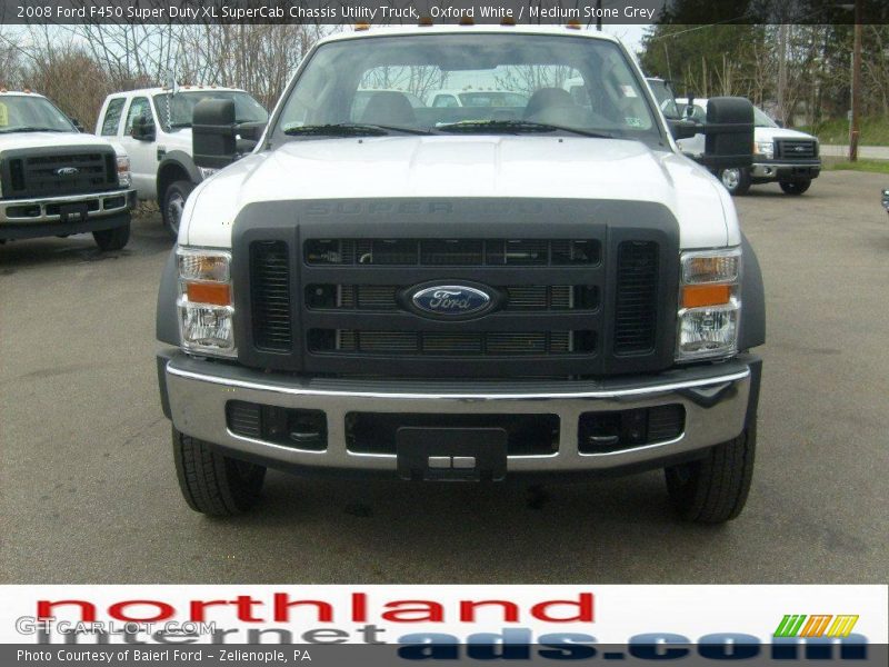 Oxford White / Medium Stone Grey 2008 Ford F450 Super Duty XL SuperCab Chassis Utility Truck