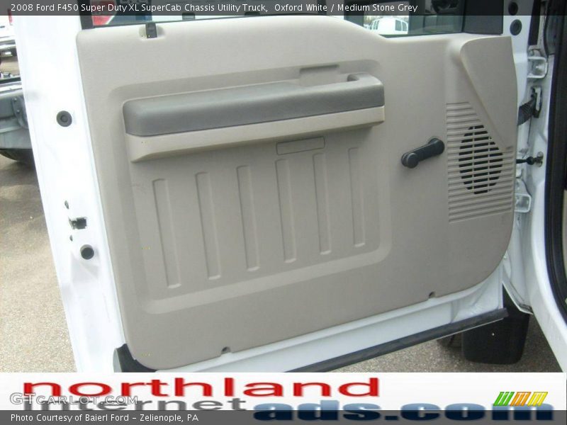 Oxford White / Medium Stone Grey 2008 Ford F450 Super Duty XL SuperCab Chassis Utility Truck